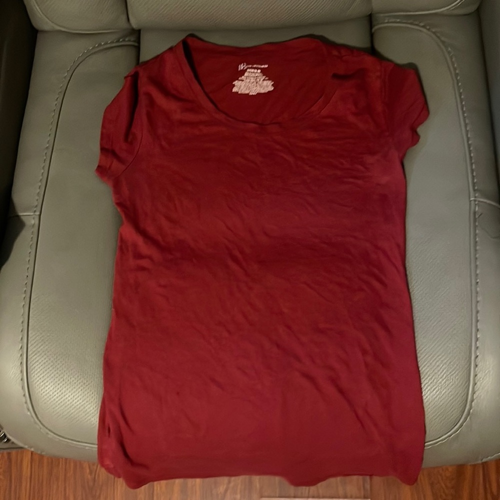 Short sleeve burgundy